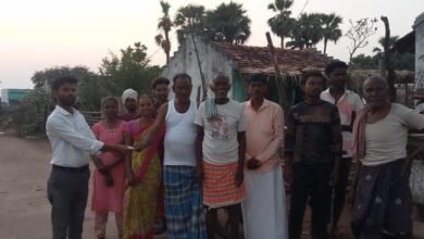 Photo of कोटा पोचमपल्ली येथील महाकाली देवीच्या सजावटीसाठी अजयभाऊ कंकडालवार कडून दहा हजाराची आर्थिक सहाय्य…!